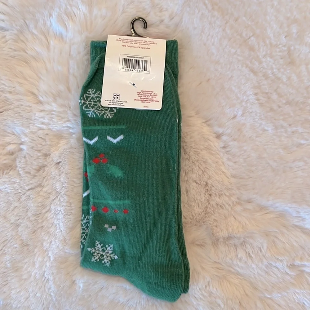 African American The Elf On The Shelf Green Christmas Holiday Crew Socks